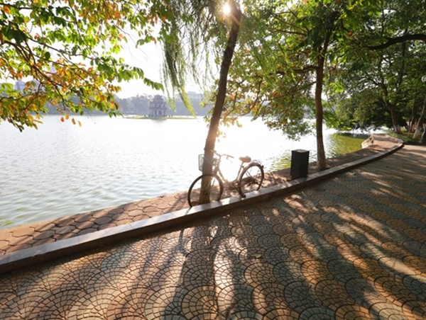 Thời tiết ngày 2/11: Bắc Bộ nắng ráo, Trung Bộ và Nam Bộ mưa lớn