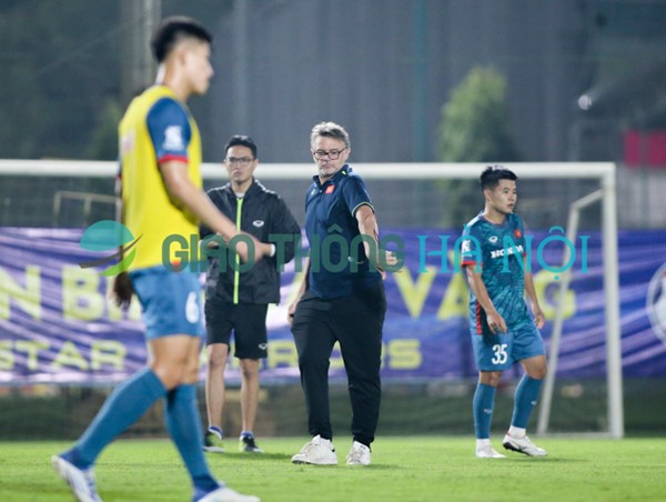 Tuyển Việt Nam miệt mài luyện quân chuẩn bị cho vòng loại thứ 2 World Cup 2026