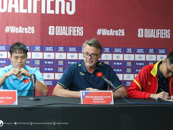HLV Philippe Troussier: “Chúng tôi thật sự rất háo hức và muốn cống hiến tốt nhất những gì có thể”