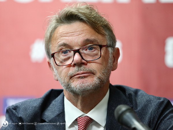 HLV Philippe Troussier: “Chiến thắng trước Philippines là sự chuẩn bị tốt cho đội tuyển trước trận đấu với Iraq”