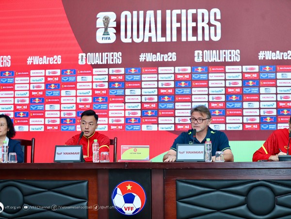 HLV Philippe Troussier nói gì trước trận đấu gặp Iraq?