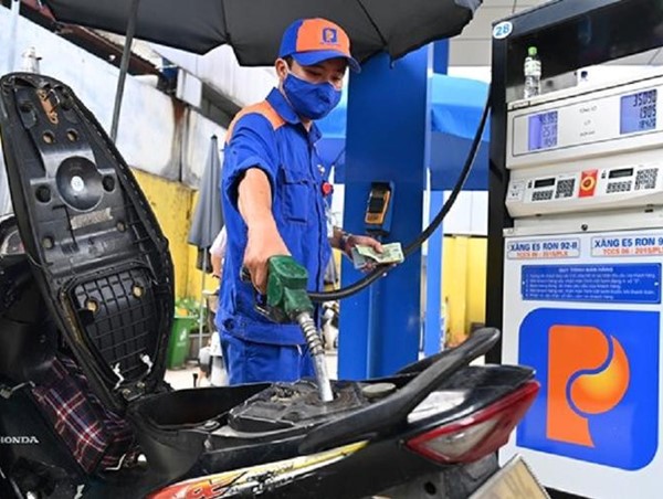 Giá xăng tiếp tục giảm từ chiều 23/11