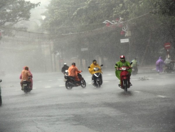 Thời tiết ngày 25/11/2023: Trung Bộ mưa lớn, cảnh báo ngập úng, lũ quét, sạt lở