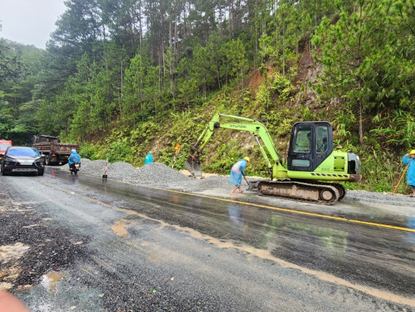 Đẩy nhanh tiến độ thi công dự án cải tạo nâng cấp đèo Mimosa và Quốc lộ 20