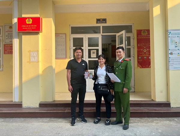 Trả lại gần 24 triệu đồng cho người chuyển khoản nhầm