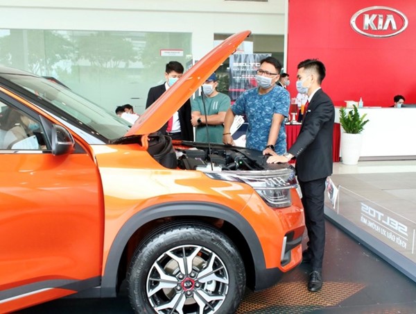 Tiếp sức cho thị trường ô tô cuối năm bớt ảm đạm