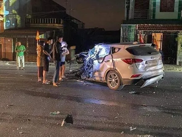 Tai nạn giao thông mới nhất hôm nay (6/12/2023): Va chạm xe tải trên Quốc lộ 6, người đàn ông tử vong tại chỗ