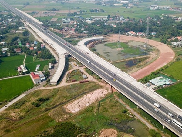 Tập trung đẩy nhanh tiến độ các công trình, dự án trọng điểm ngành giao thông vận tải