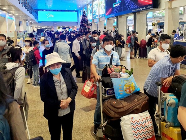 Vé máy bay vẫn ở mức khá cao dù đang ở giai đoạn thấp điểm, Cục HKVN nói gì?