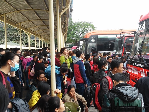 Không để xảy ra tình trạng người dân chậm về quê ăn Tết do không có phương tiện vận chuyển