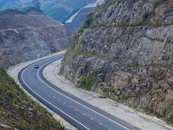 Đề xuất đầu tư nâng cấp tuyến đường Hồ Chí Minh, đoạn La Sơn - Hoà Liên