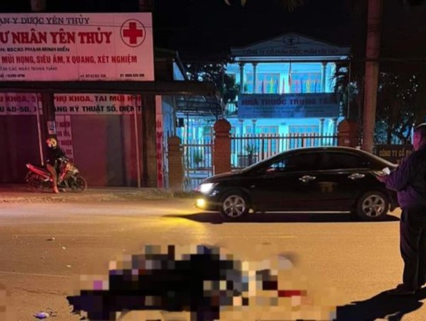 Tai nạn giao thông mới nhất hôm nay (23/12/2023): Tông vào ô tô tải trên đường cấm, tài xế xe máy tử vong