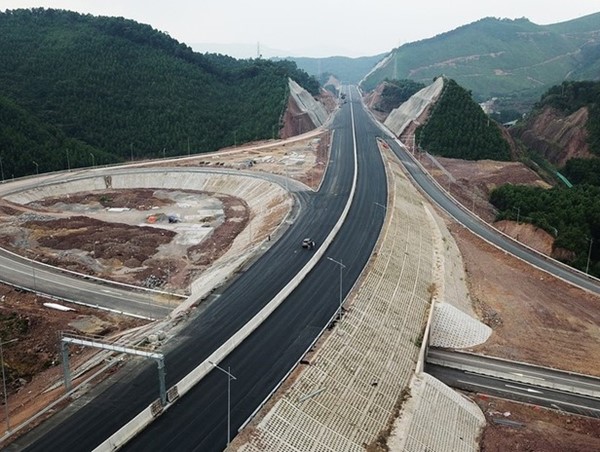 Đầu tư Dự án đầu tư tuyến nối cao tốc Nội Bài - Lào Cai với cao tốc Tuyên Quang - Phú Thọ