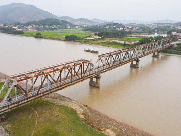 Phê duyệt chủ trương đầu tư Dự án cầu đường sắt Cẩm Lý