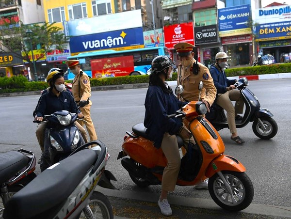 Xử lý nhiều học sinh vi phạm giao thông trong những ngày đầu năm mới 