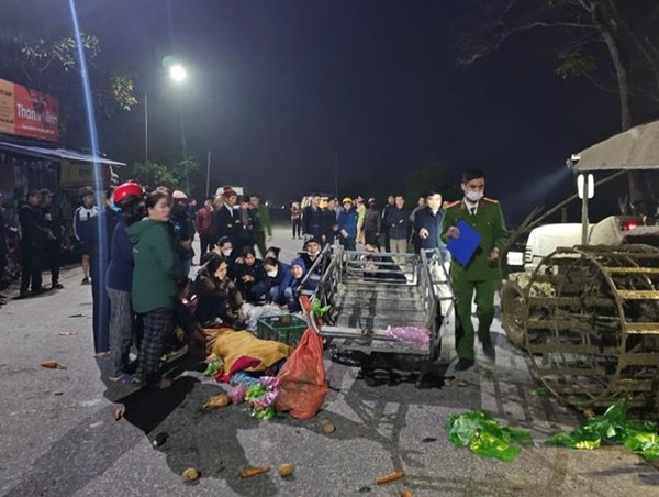 Tai nạn giao thông mới nhất hôm nay (6/1/2024): Hai vợ chồng gặp tai nạn tử vong khi đi bán hàng lúc rạng sáng