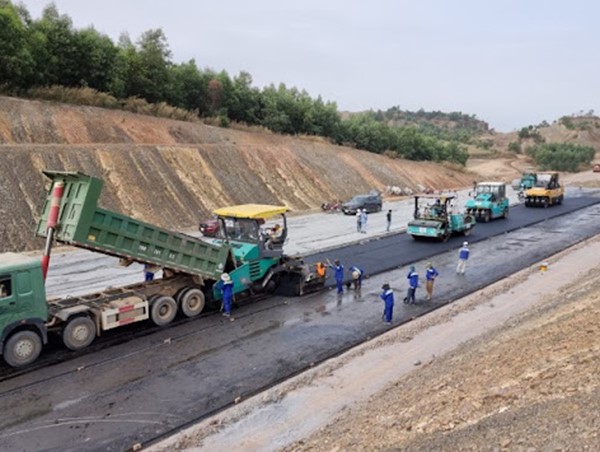 Thủ tướng chỉ đạo gỡ khó về định mức, đơn giá, vật liệu xây dựng công trình giao thông