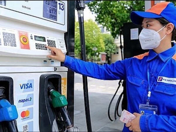 Giá xăng dầu trong nước đồng loạt tăng từ chiều 11/1