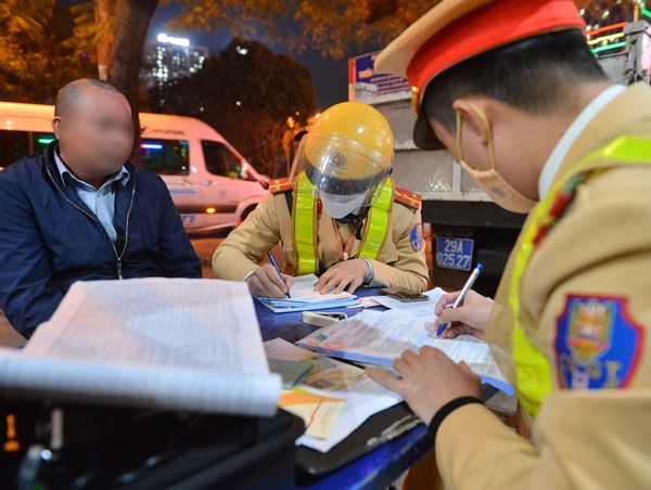 Gần 40.000 trường hợp vi phạm giao thông trong 4 ngày thực hiện cao điểm Tết Giáp Thìn