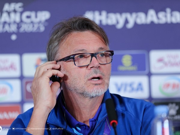 HLV Philippe Troussier nói gì trước trận đấu đầu tiên tại Asian Cup 2023?