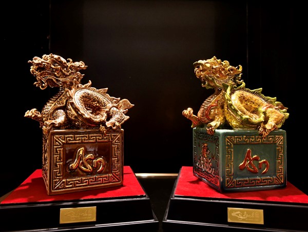 Ấn rồng dát vàng "trình làng" Tết Giáp Thìn 2024