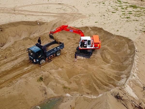 Quảng Ngãi cấp chỉ định 9 mỏ cát phục vụ dự án đường Hoàng Sa - Dốc Sỏi