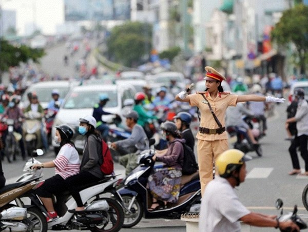 Thượng tôn pháp luật để xây dựng văn hóa giao thông an toàn