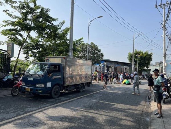 Tai nạn giao thông mới nhất hôm nay (22/1/2024): 2 mẹ con tử vong sau cú va chạm với xe tải