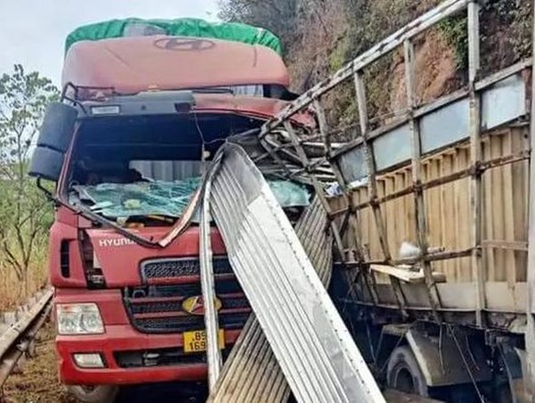 Tai nạn giao thông mới nhất hôm nay (23/1/2024): Người đàn ông bị tai nạn tử vong khi đứng nói chuyện giữa đường