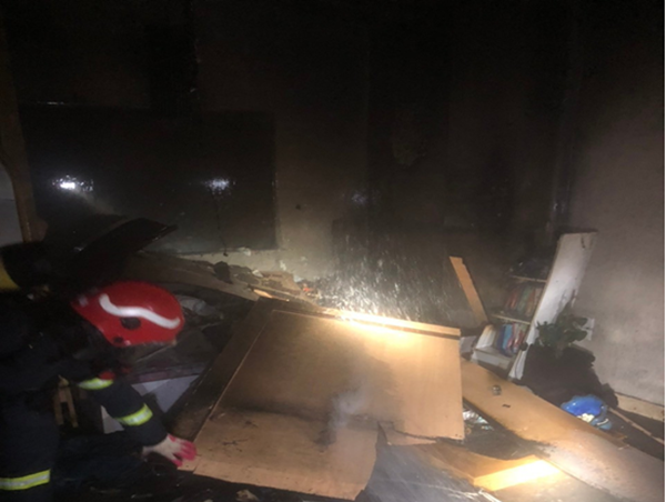 Kịp thời giải cứu 3 người mắc kẹt trong vụ cháy nhà dân trên địa bàn quận Cầu Giấy