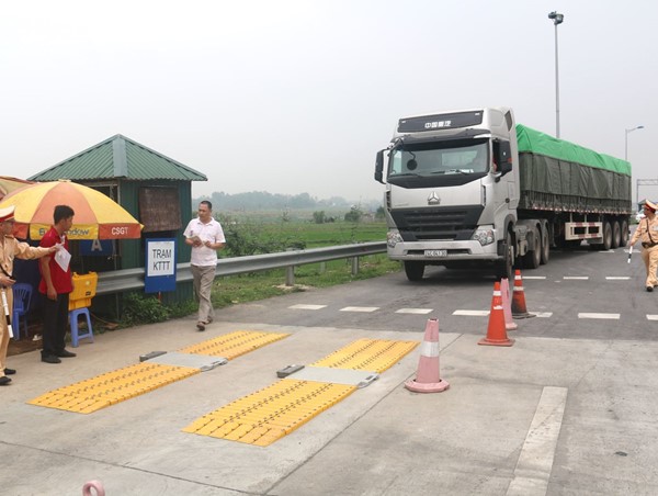 Bộ GTVT phản hồi về đề xuất ngừng kinh doanh cơ sở bốc xếp hàng vi phạm tải trọng