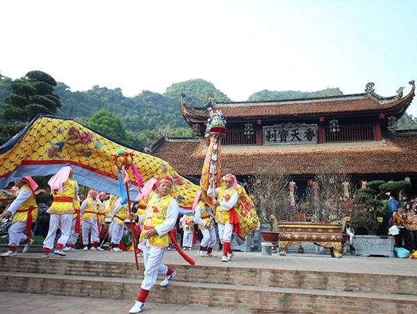 Tuyên truyền, vận động người dân không đốt vàng mã tràn lan dịp lễ hội Xuân 2024