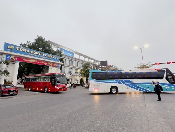 Những chuyến xe yêu thương mùa Tết