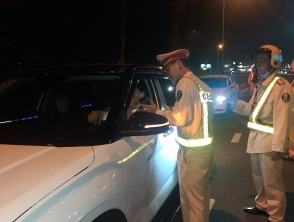 CSGT xử lý hơn 2.000 trường hợp vi phạm nồng độ cồn trong ngày đầu nghỉ Tết