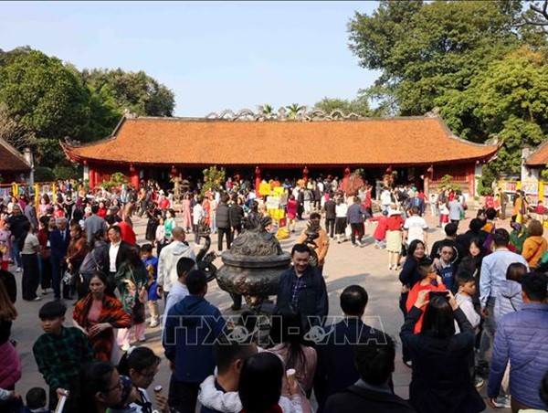 Thời tiết ngày 12/2: Miền Bắc tăng nhiệt, có nơi trên 24 độ 