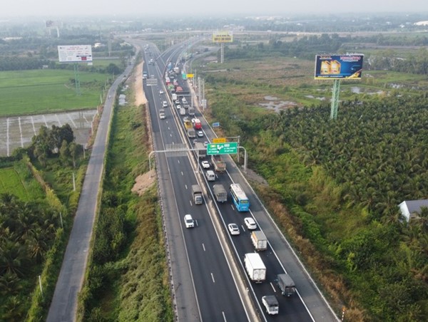 Giao thông “đi trước mở đường”