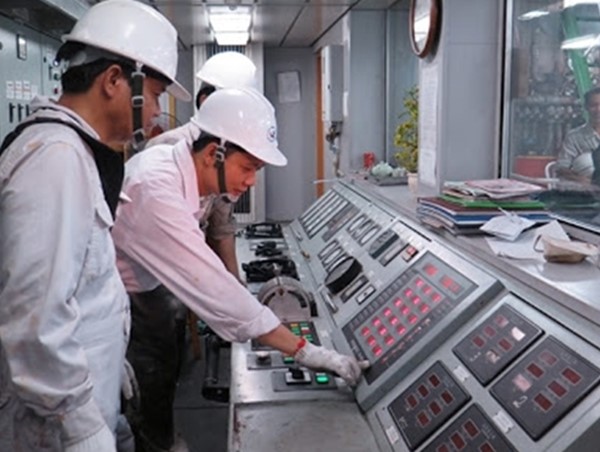 Quy định về tiêu chuẩn, nhiệm vụ và quyền hạn của lãnh đạo, đăng kiểm viên phương tiện thủy