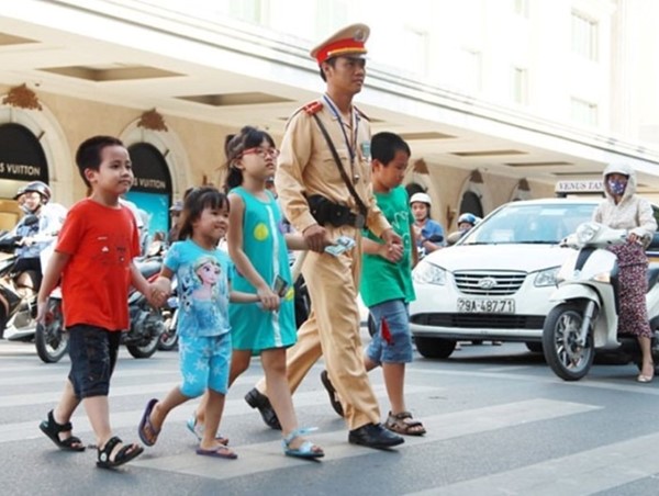 Xây dựng người Hà Nội thanh lịch, văn minh là nhiệm vụ chính trị trọng yếu