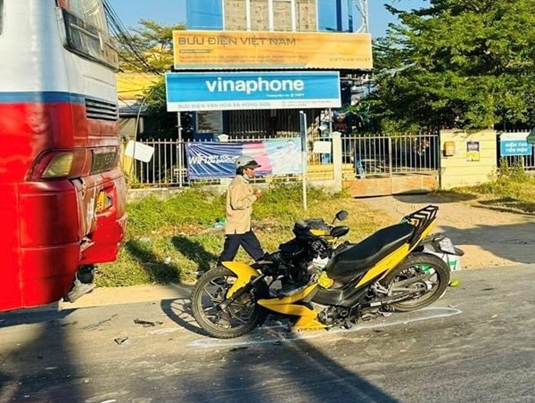 Tai nạn giao thông mới nhất hôm nay (24/2/2024): Người đàn ông bị ô tô khách tông tử vong trên Quốc lộ 10 