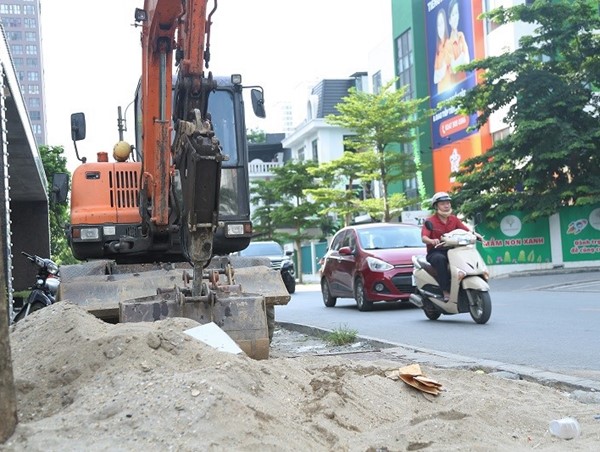 Dự án cải tạo đường phố Lê Văn Thiêm gây bức xúc cho người dân