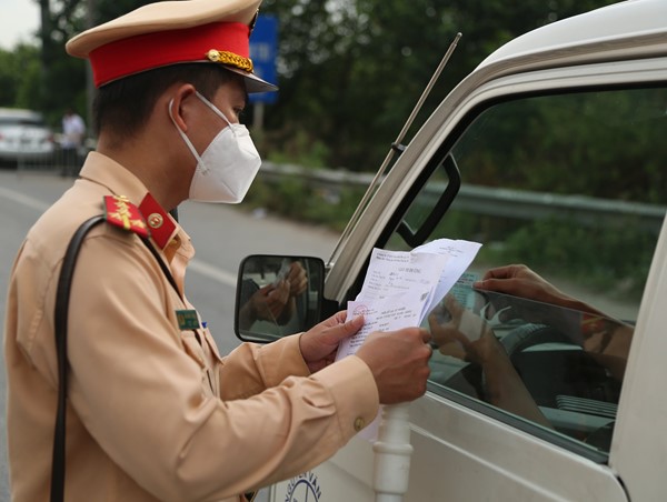 Phương tiện vận chuyển chuyên gia, công nhân trên địa bàn Hà Nội đăng ký ở đâu?