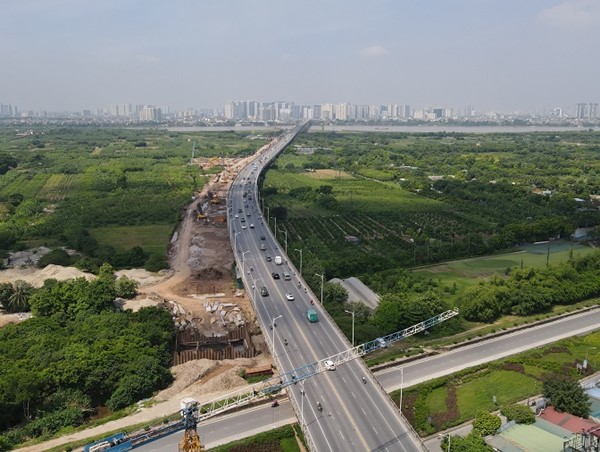 Công trường "3 tại chỗ", gấp rút thi công các dự án lớn