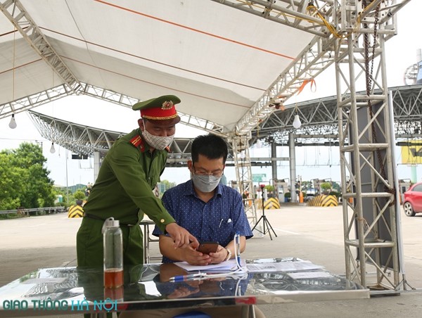 Hà Nội: Đưa ứng dụng khai báo online khi ra/vào thành phố, tạo thuận lợi cho tài xế