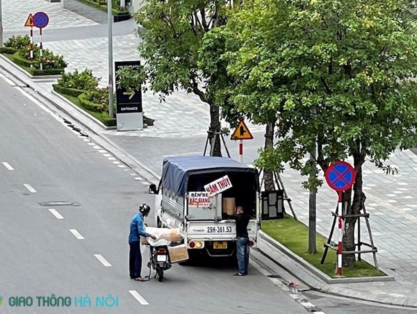 Hoạt động vận tải “chui” nhộn nhịp trong những ngày giãn cách