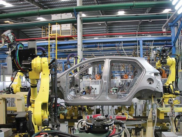 Thị trường ô tô trong nước sụt giảm hơn 30% do dịch Covid-19