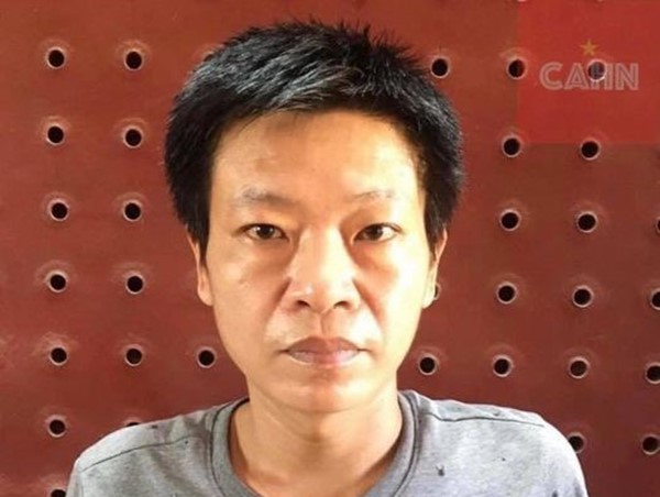 Khởi tố người đàn ông cầm gậy sắt đe dọa công an