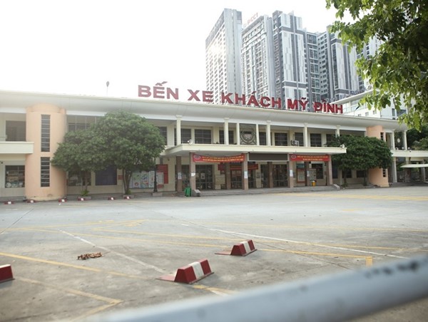 Bến xe, đường phố vắng lặng trước kỳ nghỉ lễ 2/9