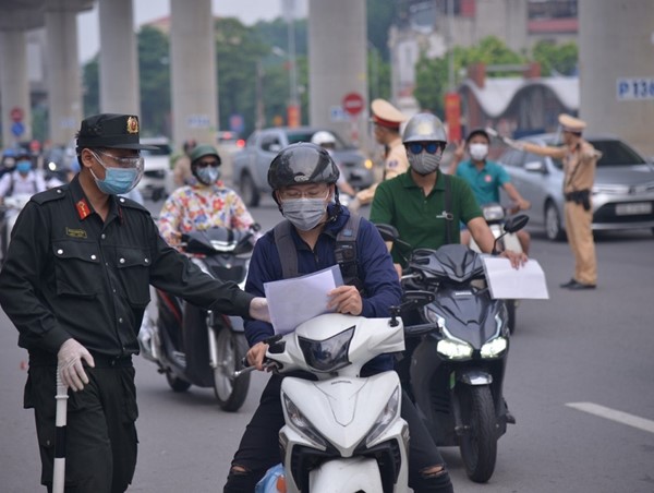Hà Nội: 150.000 giấy đi đường đã được cấp trong 2 ngày