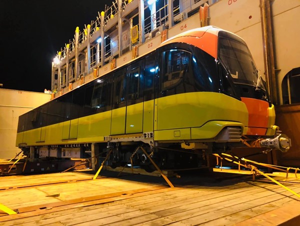 Đoàn tàu thứ 9 tuyến đường sắt đô thị Nhổn - Ga Hà Nội đã về đến Thủ đô