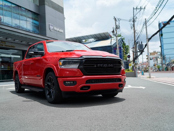 Chiếc xe bán tải hạng sang với mức giá hơn 5 tỷ đồng có gì?